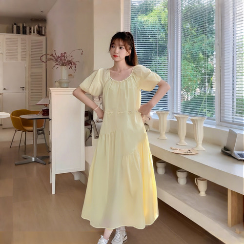 法式泡泡袖奶黄色连衣裙女2025夏季新款高级感连衣长裙D1959A
