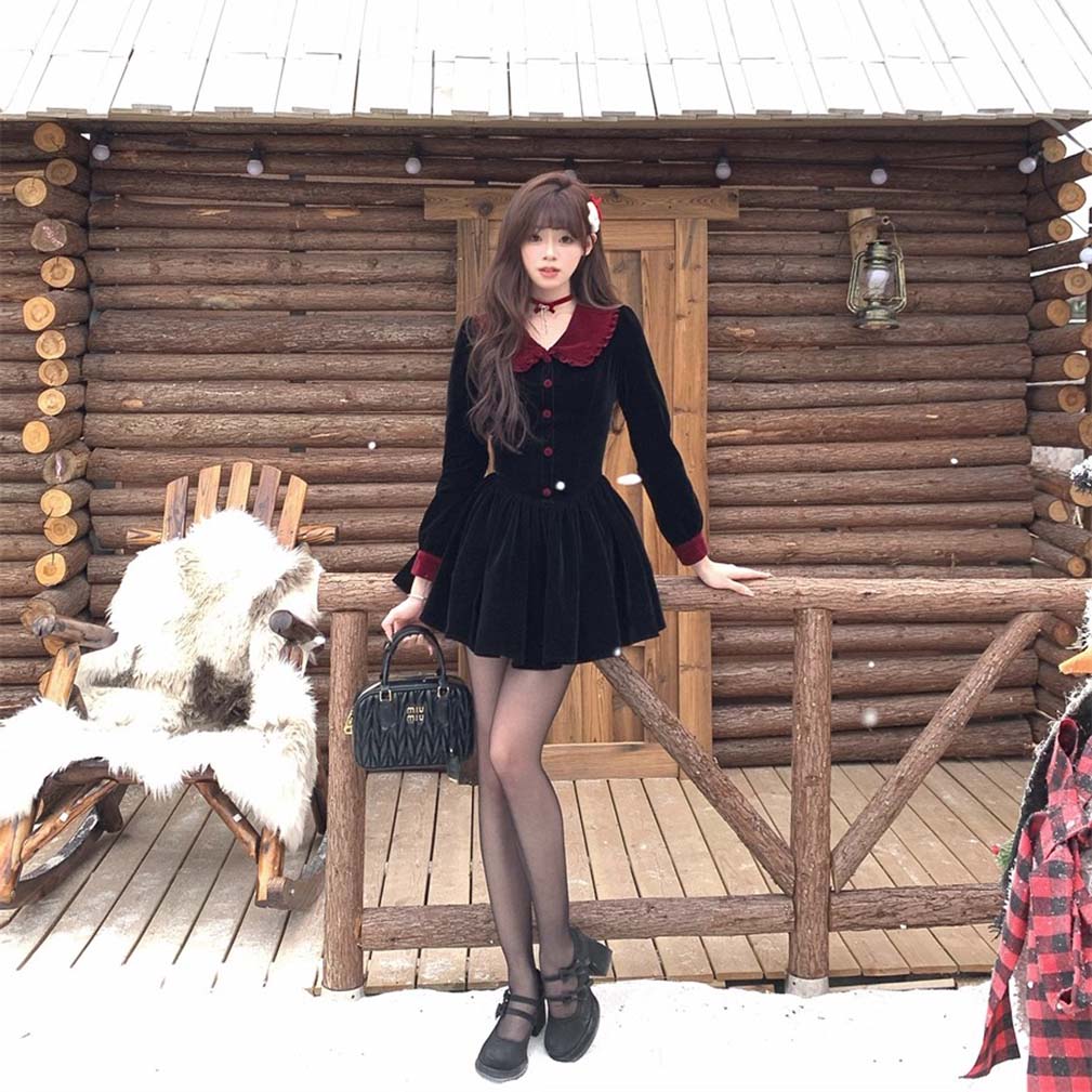 法式复古黑色丝绒连衣裙女秋冬气质拼接小黑裙HY0176