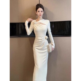 温柔风设计感打底裙2026秋冬季新款玫瑰花气质女人味连衣裙D4030