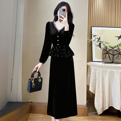 浪漫复古v领丝绒连衣裙2026春款法式长裙party小礼裙D4584A