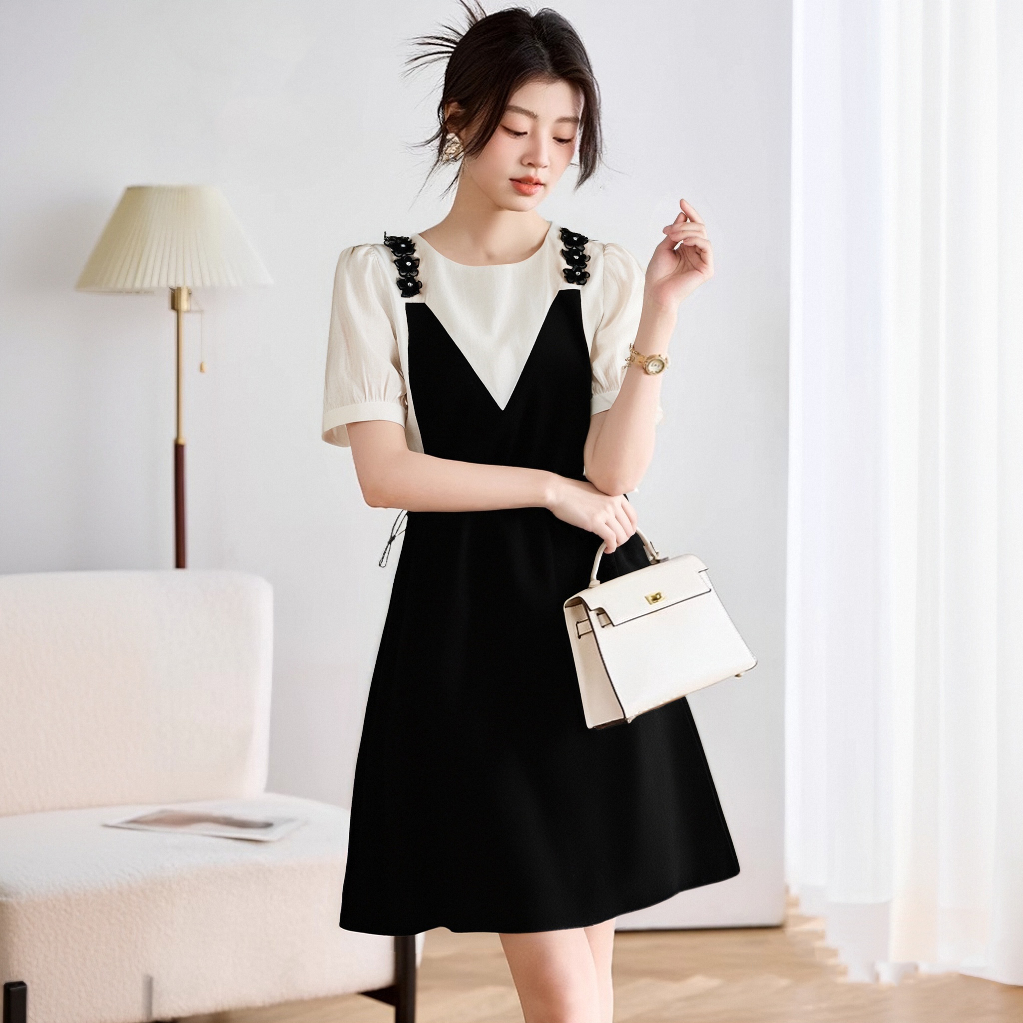 假两件抽绳设计感别致连衣裙2025女夏季遮肉显瘦小黑裙子D2227B