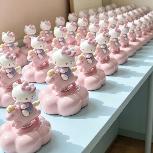 景德镇陶瓷HelloKitty可爱凯蒂猫旋转童心小马车载桌面卡通摆件