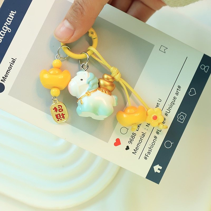 跨境创意新年马上有钱diy手机配饰挂件马年元宝马公仔有钱钥匙扣