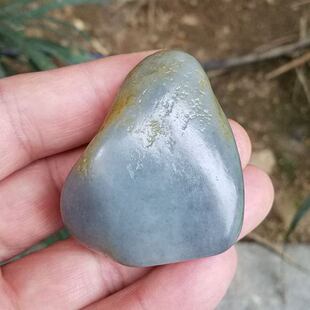 原籽烟青青肉沙枣青和田玉原石毛料青花籽料挂件重64克53*43*21MM