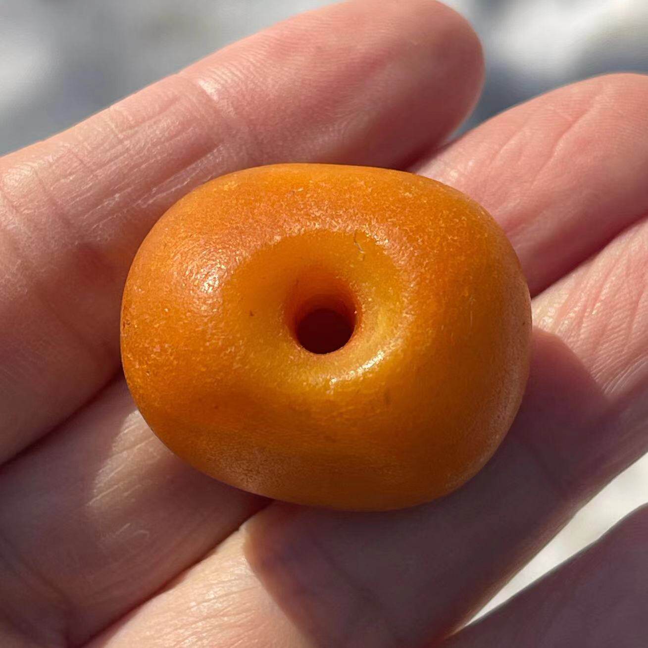 46克橘皮古董老蜜蜡琥珀墩子饼子满蜡大孔道31x25x21mm