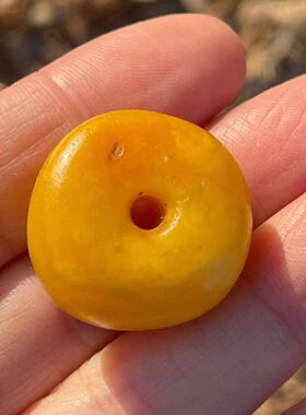 蓝莲花6.06克鸡油黄色古董老蜜蜡饼子琥珀暗花吊坠26x25x15mm保真