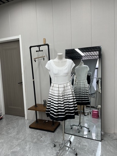 百搭素雅气质连衣裙显瘦清新 款 复古时尚 条纹夏季