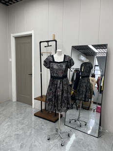 连衣裙款 内衬碎花设计雪纺短袖 复古方领泡泡袖 法式