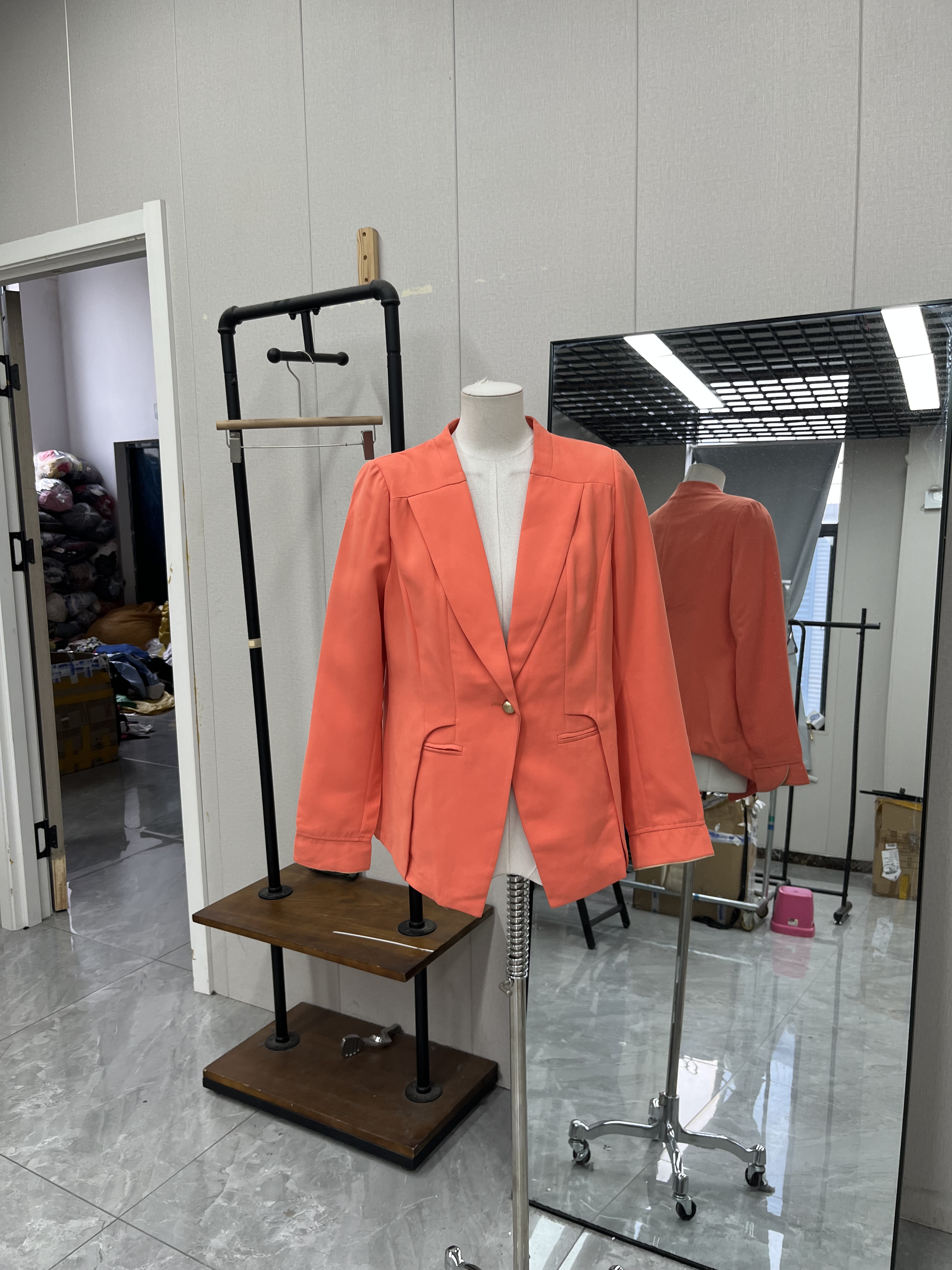 亮色系春秋款一粒扣西服外套百搭休闲通勤简约款