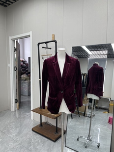 暗红色丝绒面料时尚春秋款西服外套春秋气质通勤款