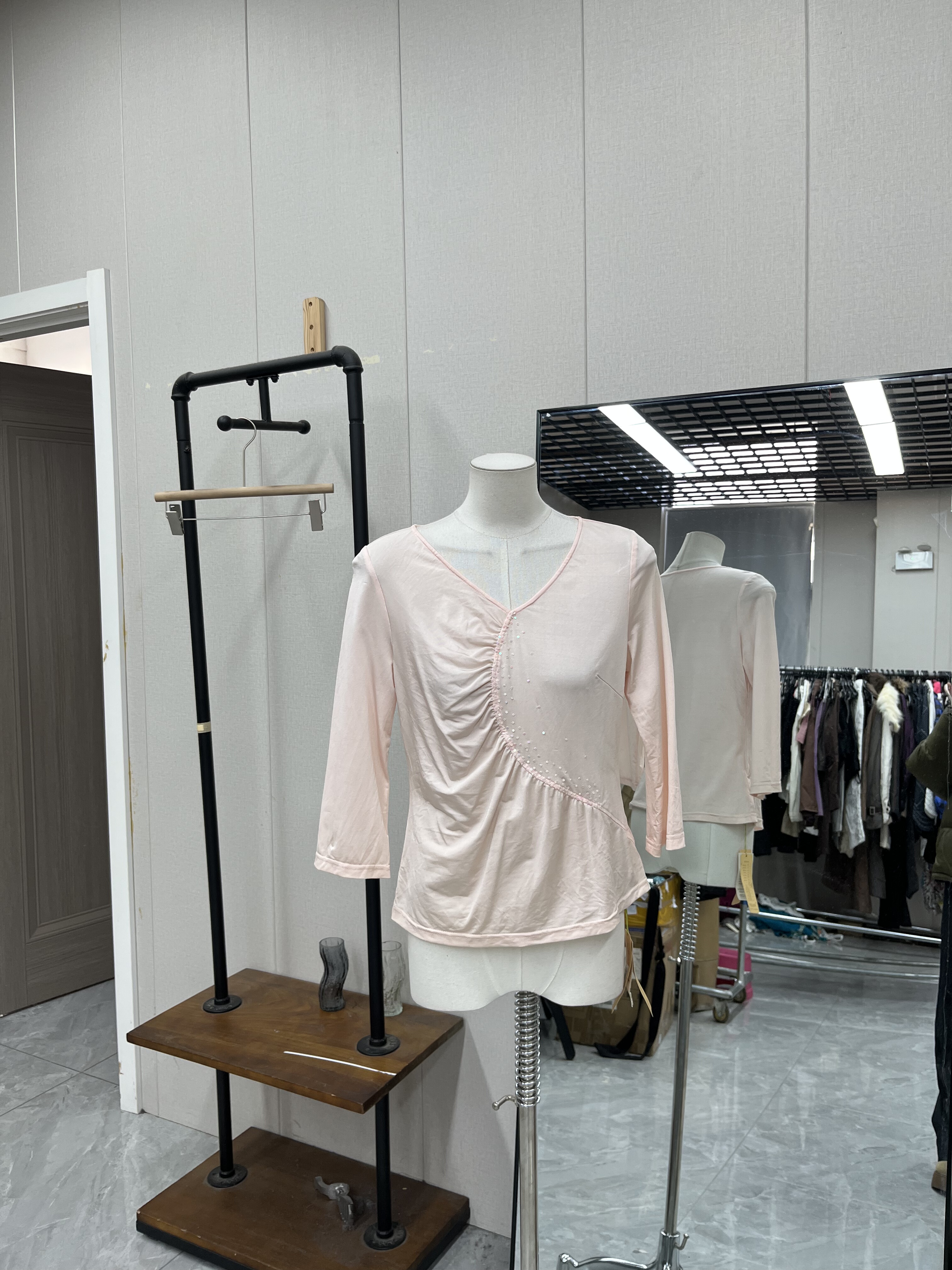 粉色V领雪纺小衫气质甜美显瘦修身内搭春季新款韩