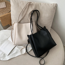 Fairy bag 2021 new Korean versatile messenger bag autumn winter wide shoulder strap new one shoulder chain bag