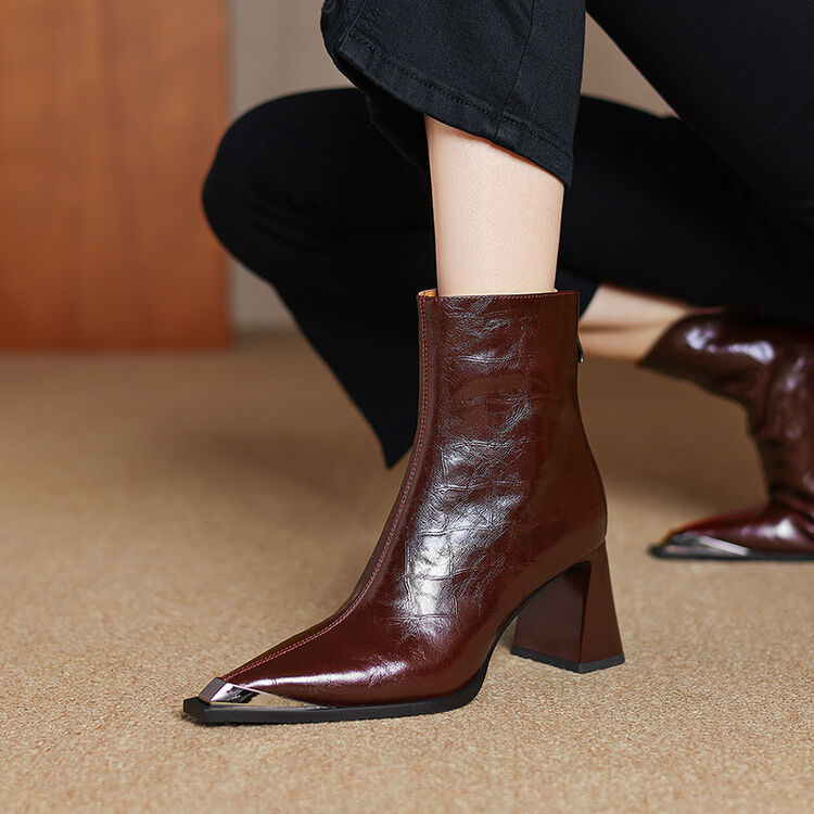 厂家直销~15年老店真皮金属包头铁头短靴女单尖头粗高跟安哥拉红