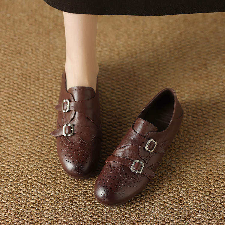 英伦复古真皮牛皮雕花平底小皮鞋女2025新款百搭深口单鞋皮带扣