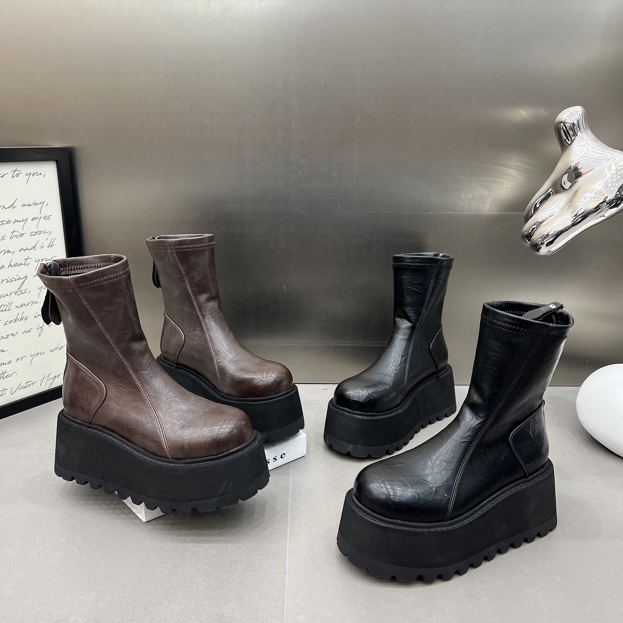 弹力靴女鞋2025新款厚底松糕后拉链瘦瘦靴超轻底短靴小个子马丁靴