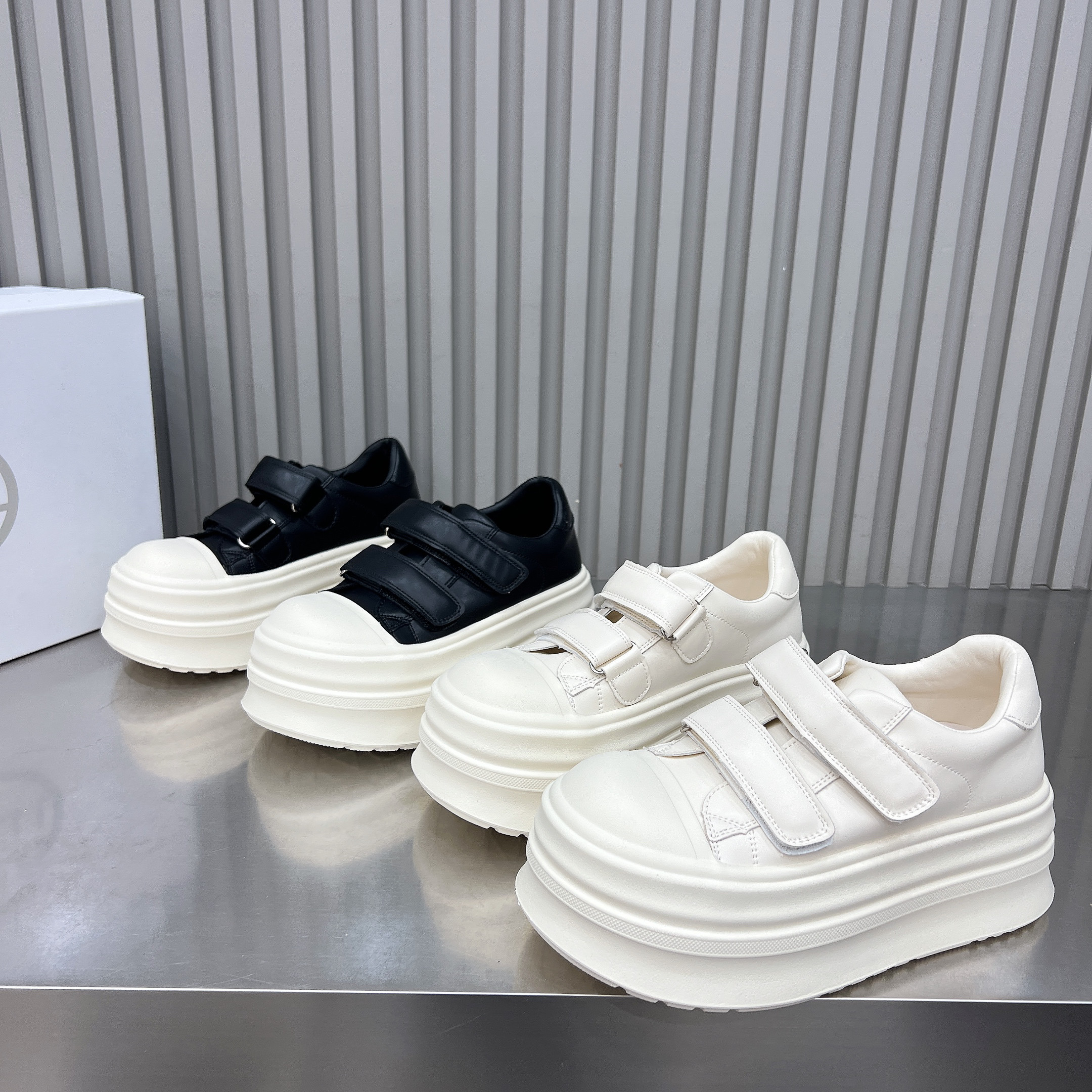 6cm厚底魔术贴小白鞋女2026新款贝壳头板鞋百搭大头休闲鞋单鞋女