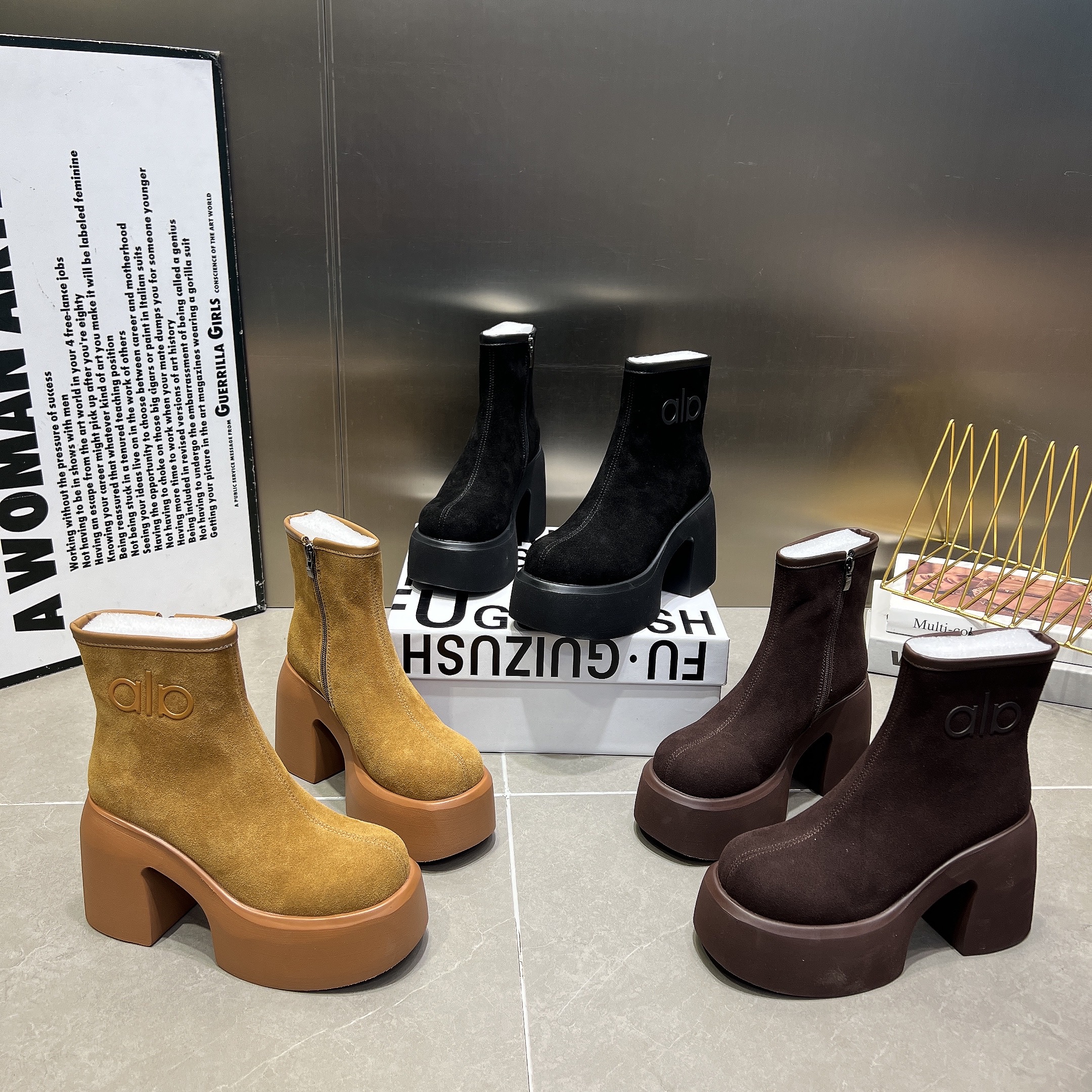 欧货2025新款真皮磨砂皮厚底粗跟圆头马丁靴10cm超轻底短靴瘦瘦靴