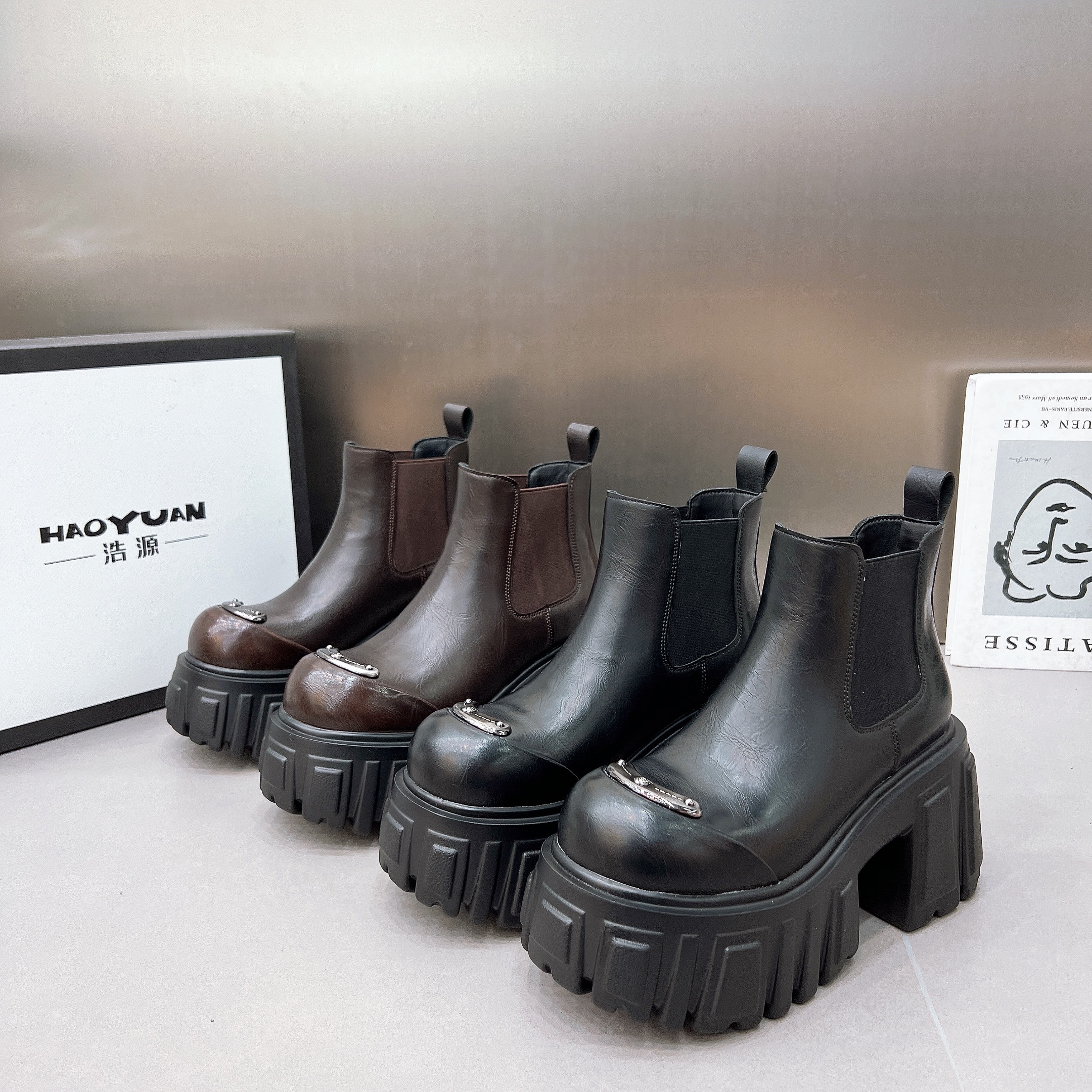 厚底增高马丁靴女2025新款真皮金属件小个子圆头套筒短靴烟筒靴女