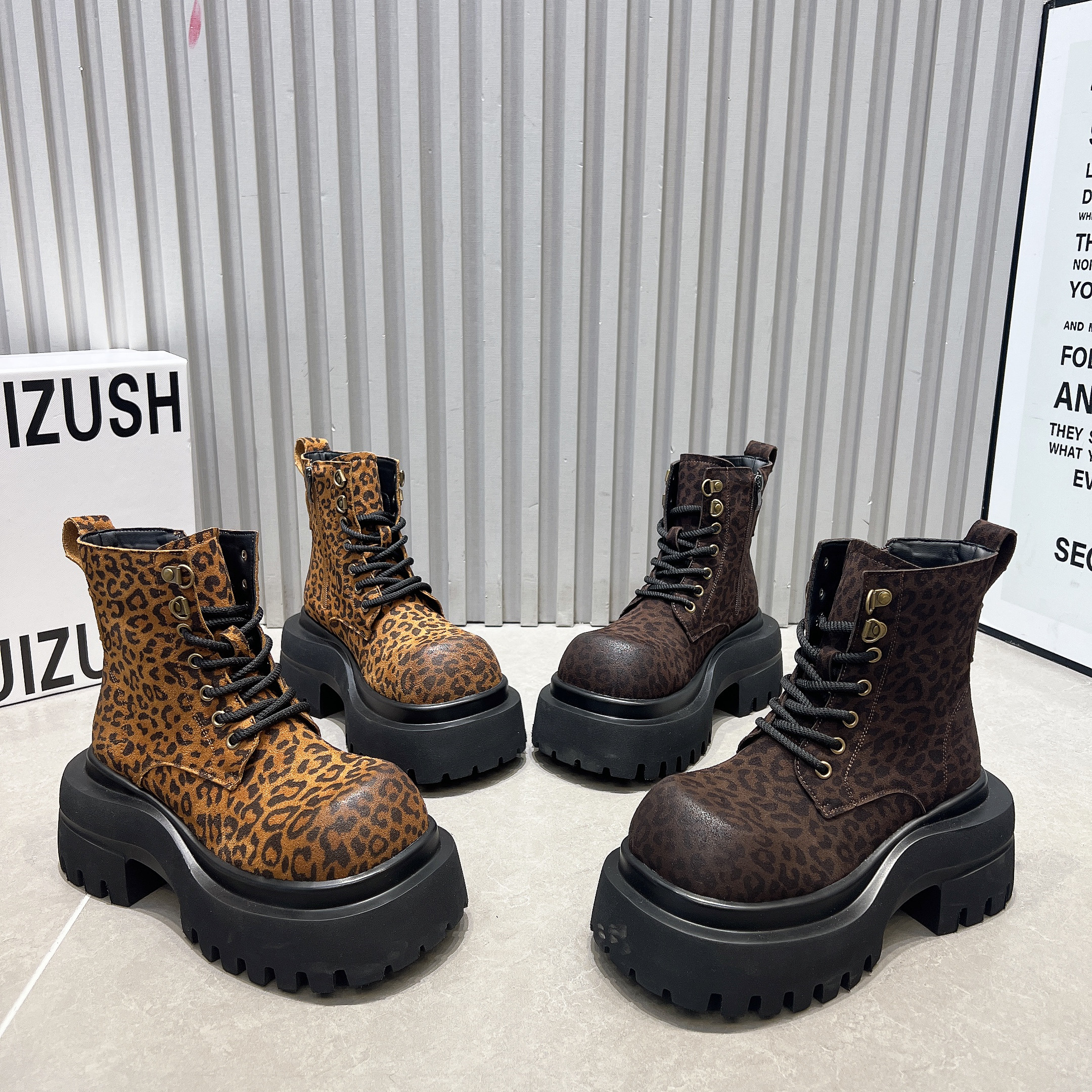 时尚豹纹7cm厚底大头马丁靴女2026新款系带休闲短靴酷帅机车靴女