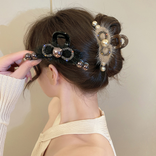 毛绒珍珠抓夹发夹女2023新款 后脑勺高端大号高级感秋冬鲨鱼夹头饰