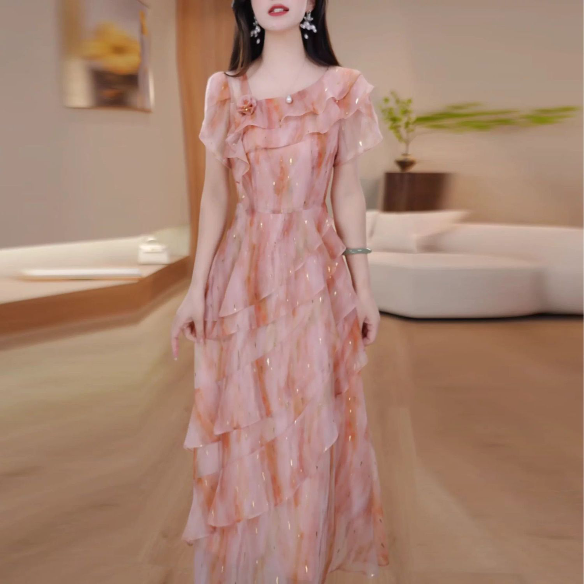 2026新款设计感轻奢高级斜领蛋糕裙气质减龄夏装女士连衣裙M-4XL