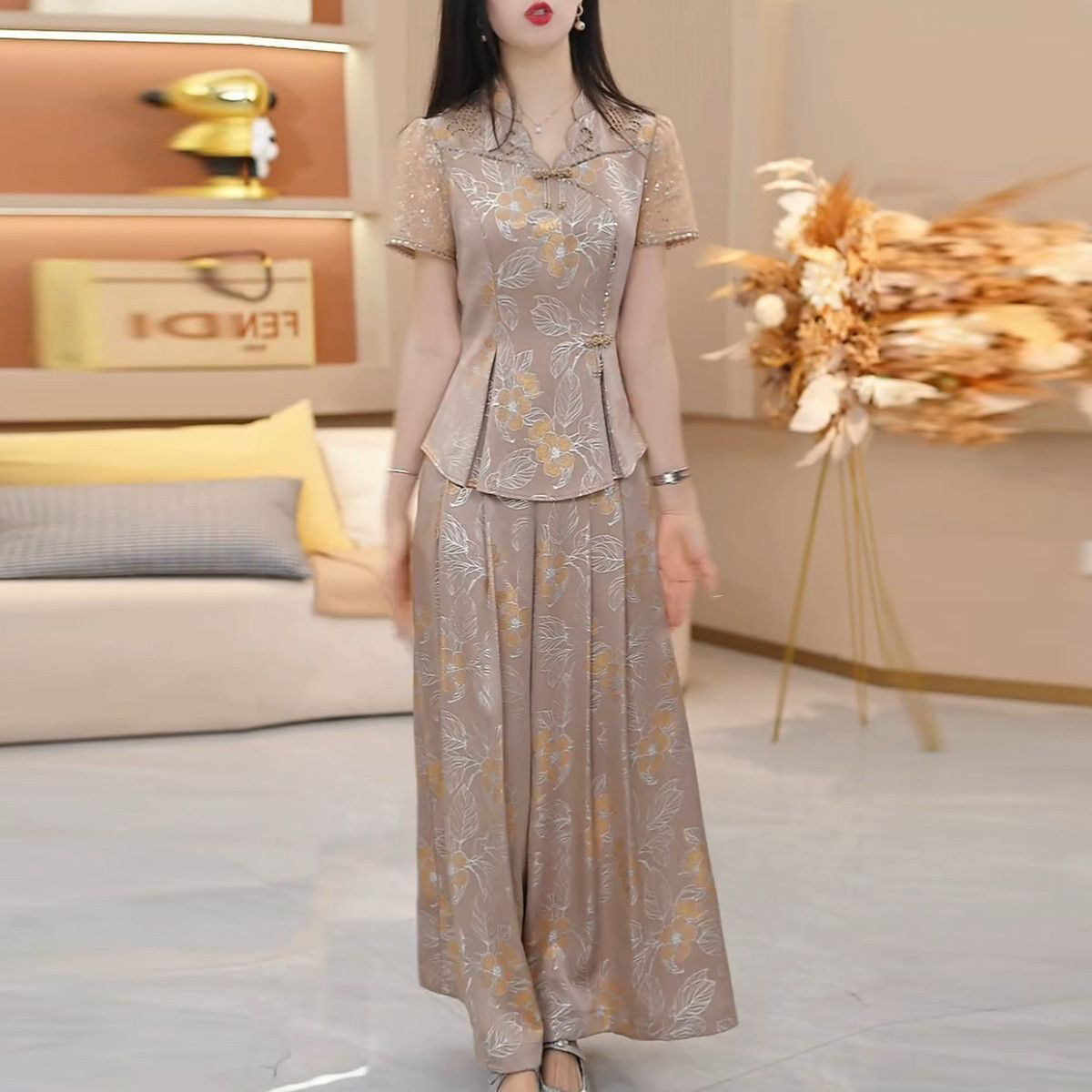 2026夏季新款贵夫人显瘦阔腿裤套装高端精致V领短袖两件套女