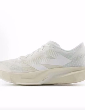 New Balance Rebel V4 耐磨透气支撑 低帮 跑步鞋 男款 米白