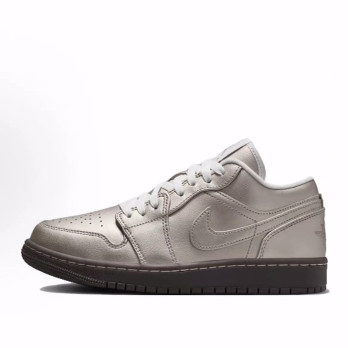 Jordan Air Jordan 1 舒适耐用 减震耐磨 低帮 篮球鞋 女款 金色