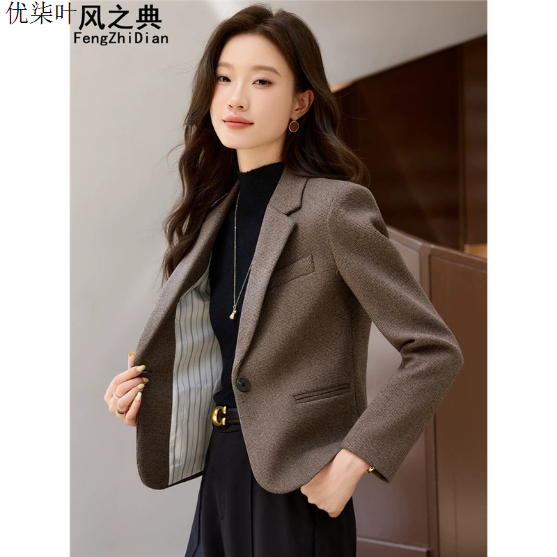 咖色短款毛呢西装外套女秋冬2025新款小个子高级感休闲呢子小西服