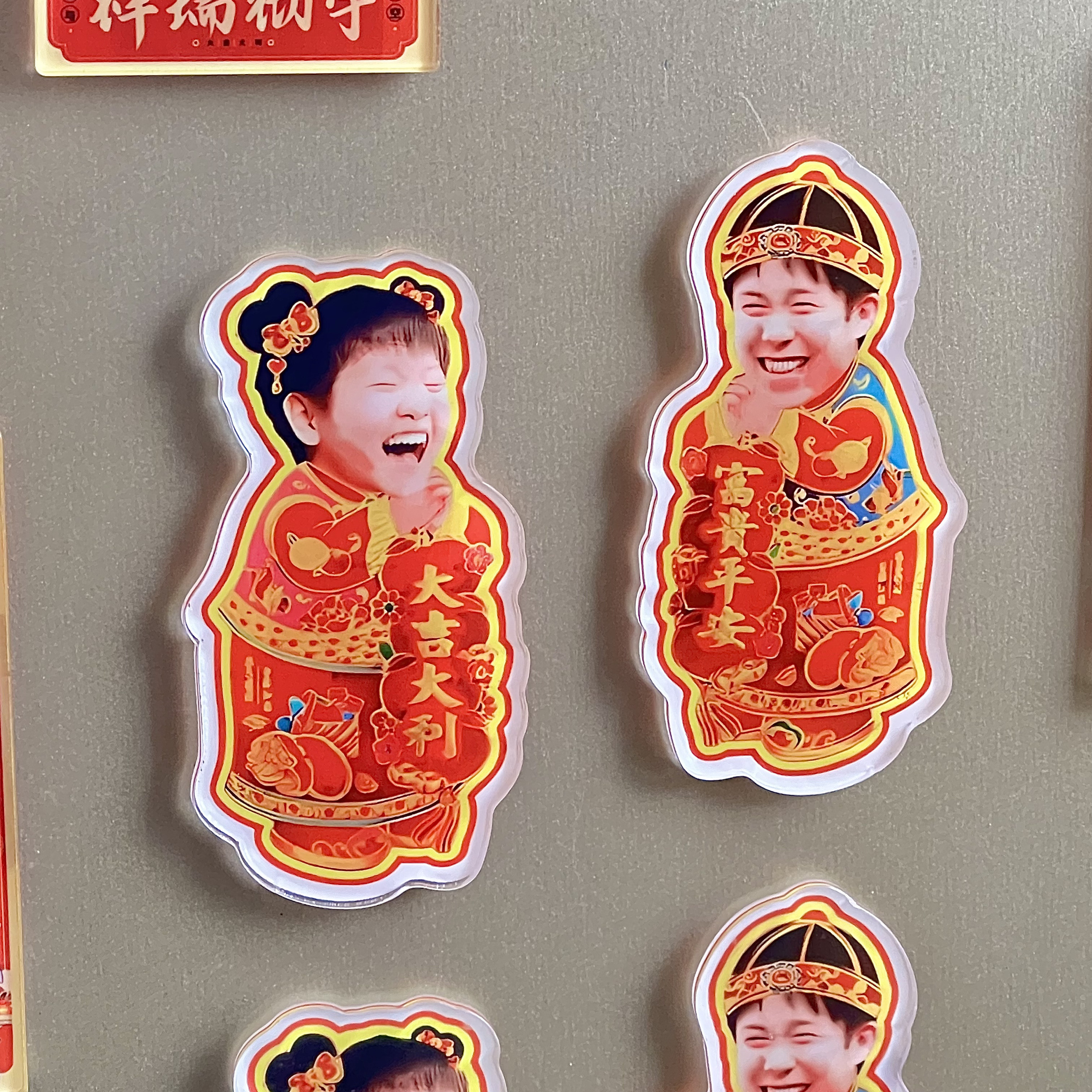 2026莎头年画娃娃冰箱贴磁吸冰箱贴莎莎大头创意亚克力装饰周边