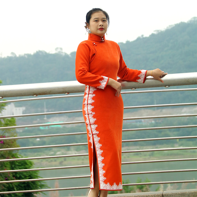 素颜淑缘2025冬季修身长旗袍