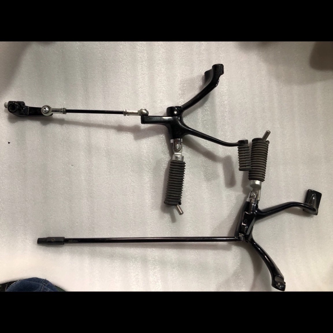 适用于哈雷XL883/1200.48原厂原装前置脚踏 前置刹车杆 挂挡杆