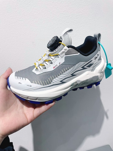 2026春款新品潮牌旋转扣学生男女童轻便防滑运动鞋跑鞋老爹鞋