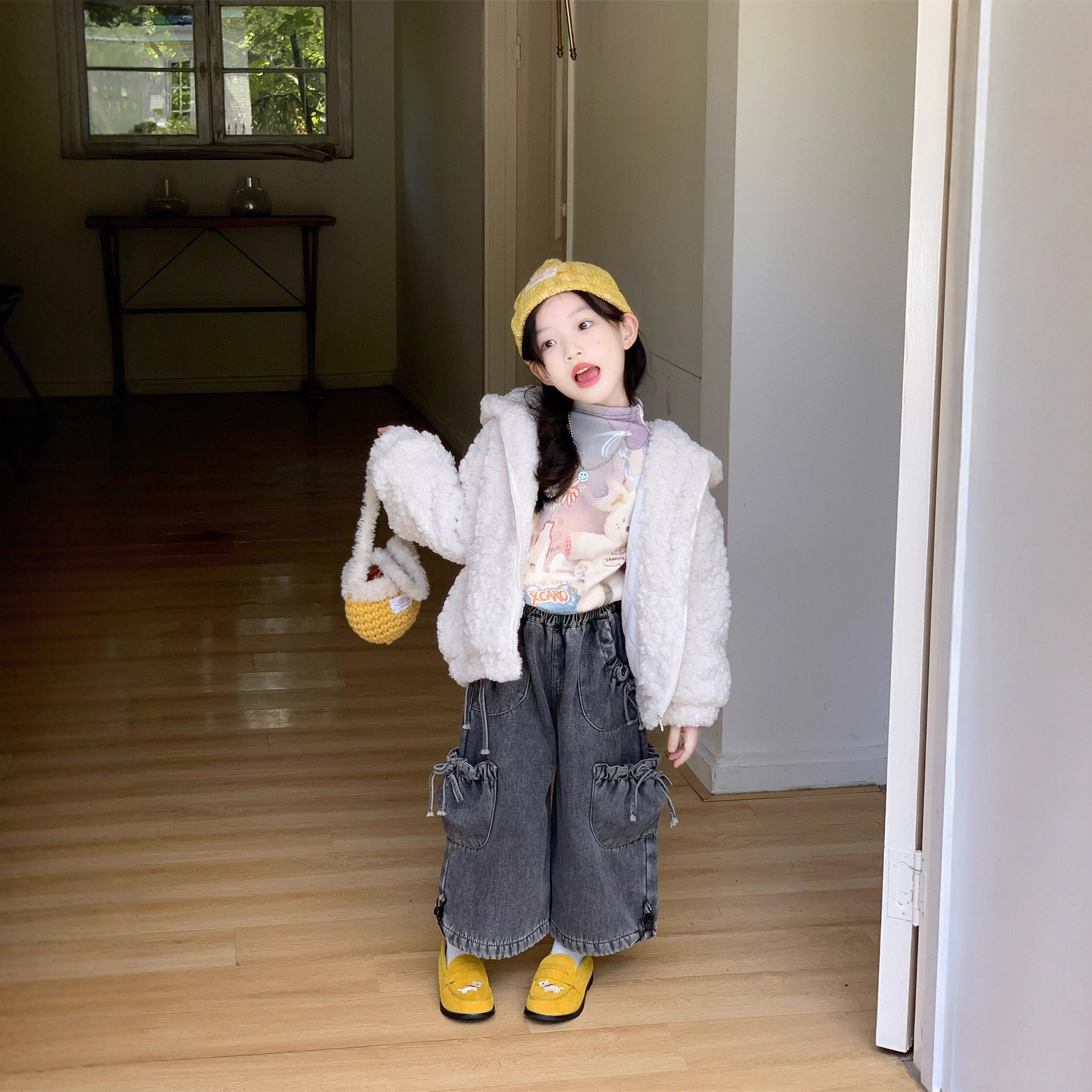 2025冬季新款 女童洋气小熊毛毛外套+卡通打底衫+加绒口袋牛仔裤