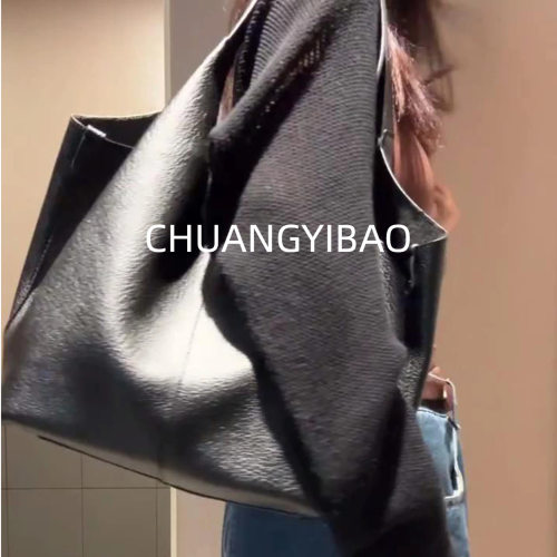 黑色软皮休闲简约单肩托特包