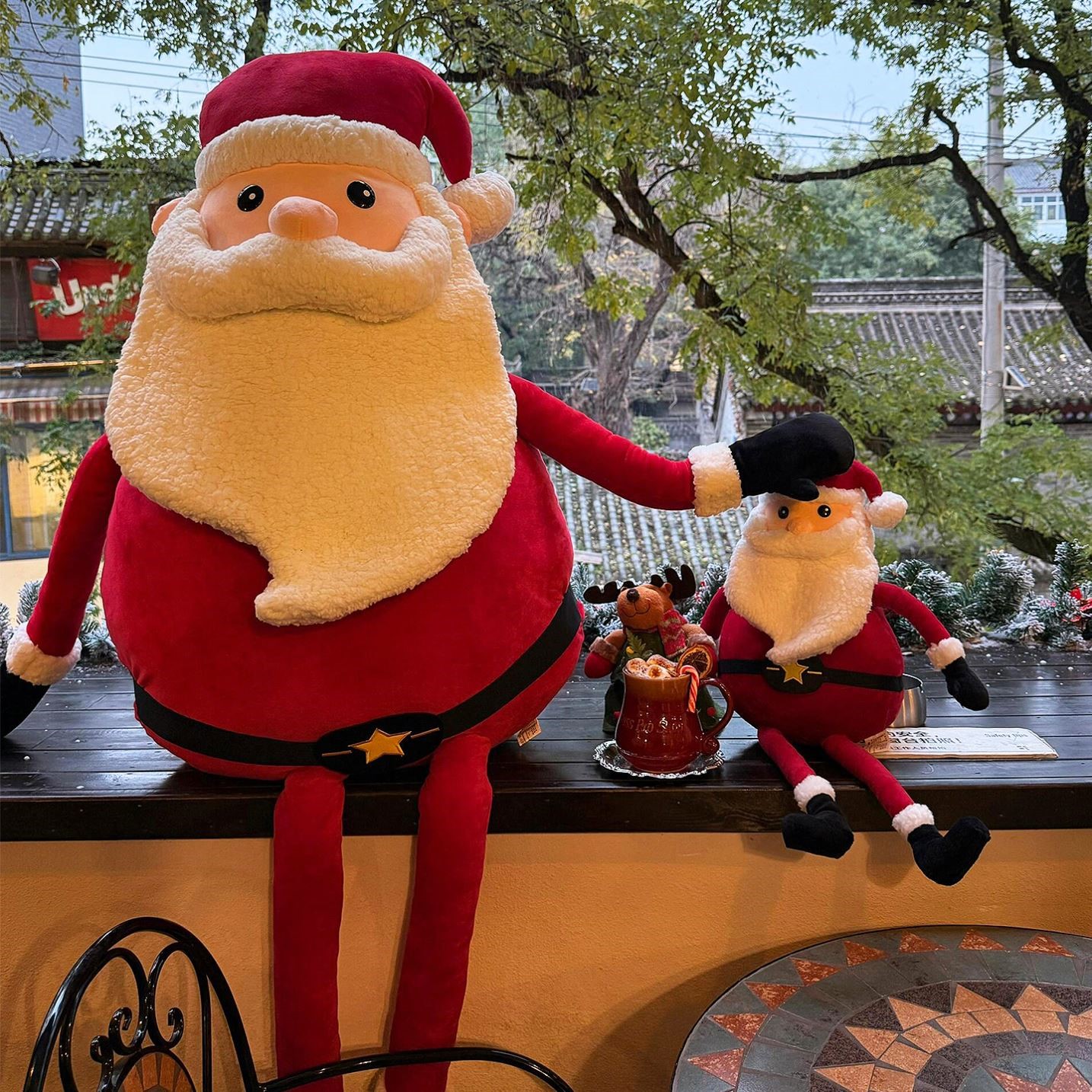 圣诞老人玩偶毛绒玩具圣诞节店铺橱窗装饰氛围感场景布置装饰品