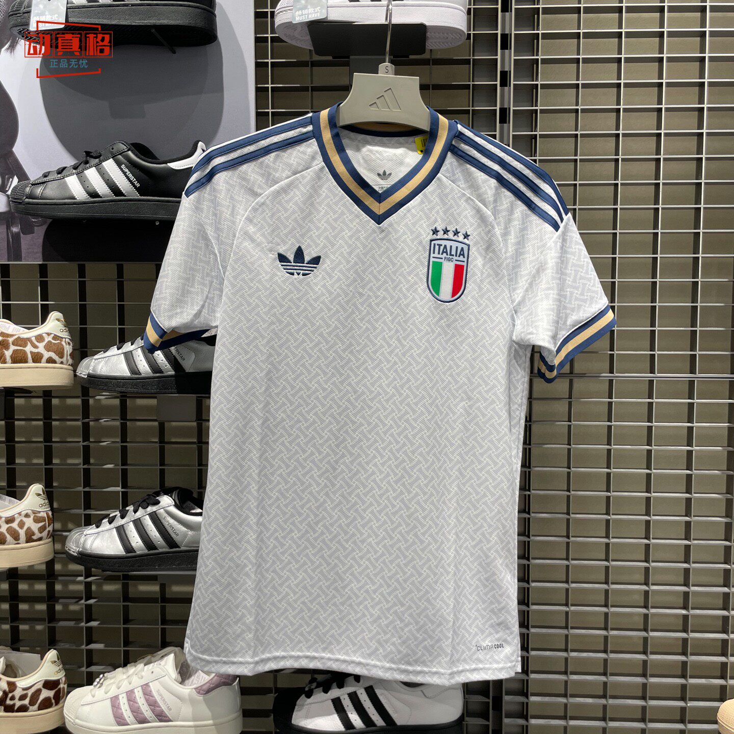 adidas阿迪达斯男子意大利国家队世界杯客场球迷版短袖球衣KC8704