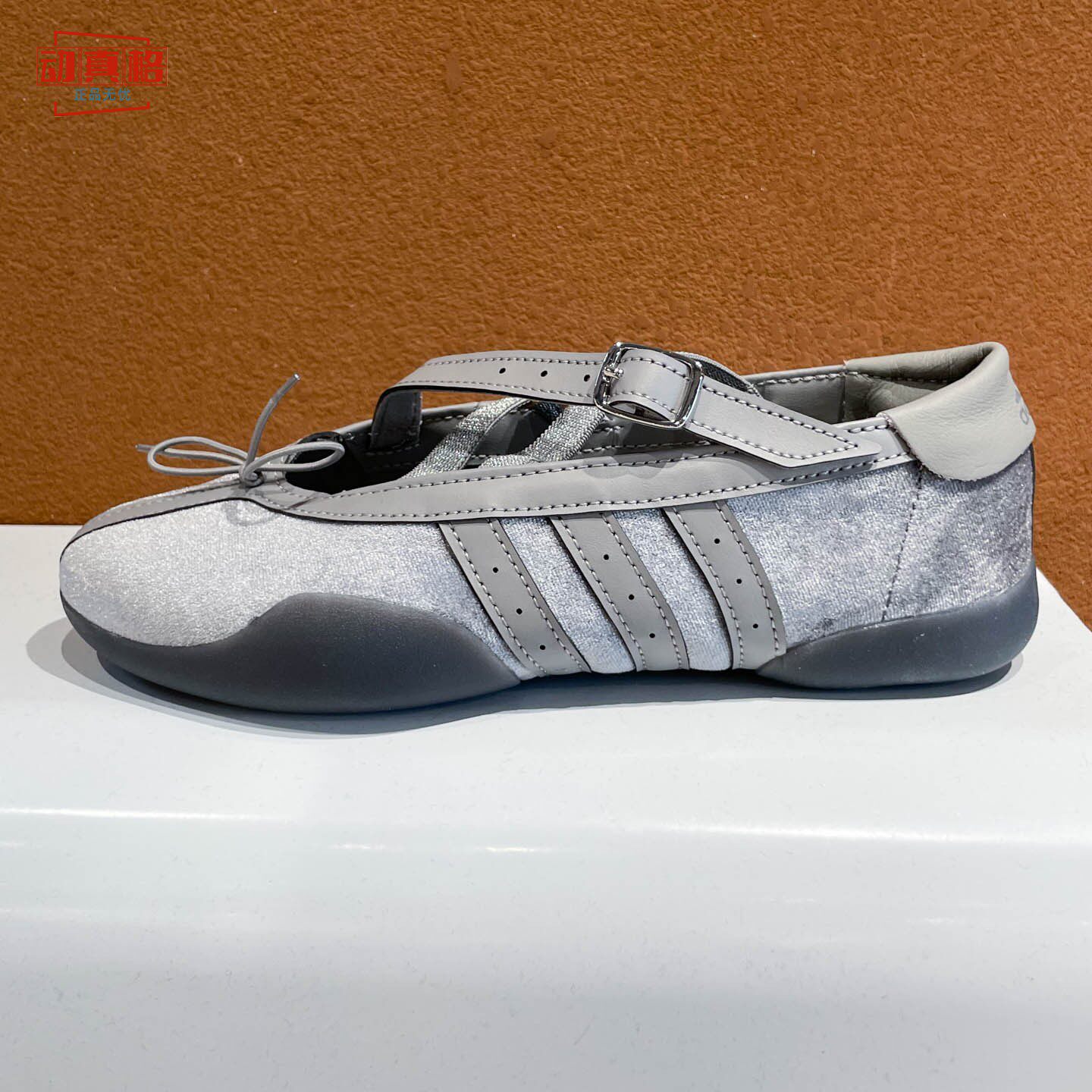 adidas阿迪达斯2026夏女子单鞋绑带玛丽珍鞋轻便薄底芭蕾鞋JR4487