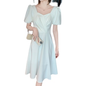 RM11558#白色礼服女宴会小个子法式轻奢中长款连衣裙方领泡泡袖可穿