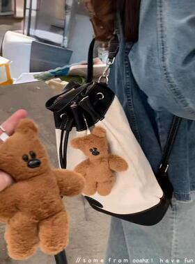 小红书同款泰迪小熊卡通玩偶毛绒憨豆先生小熊书包汽车挂件包挂饰