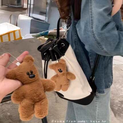 小红书同款泰迪小熊卡通玩偶毛绒憨豆先生小熊书包汽车挂件包挂饰
