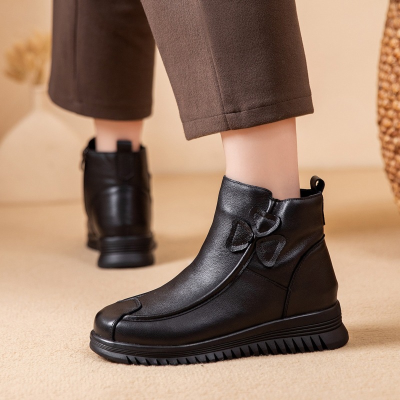 爆款头层牛皮妈妈棉鞋皮毛一体中老年平底防滑女加绒短靴老人皮鞋