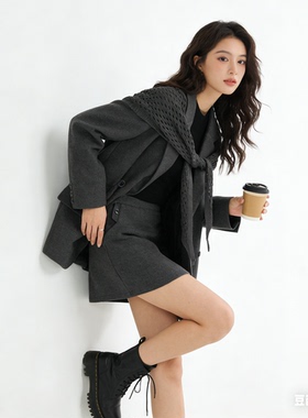 小众时尚西服两件套装女春季新款法式高级感披肩毛呢西装外套短裙