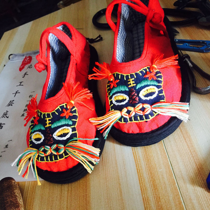 纯手工千层底绣虎头鞋大人传统中国风本命年婚鞋汉服养脚老布鞋女