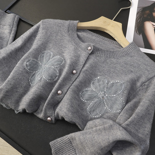 44648 毛衣外套女秋季 华子家 miu系重工网纱亮片花朵圆领针织开衫