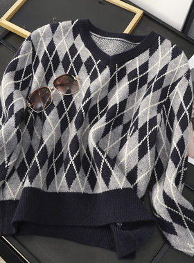 华子家 复古菱形格纹V领针织衫女2025秋冬新款宽松套头毛衣45225