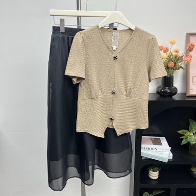 中年妈妈五十多岁洋气套装小个子洋气短款上衣服中老年短袖两件套