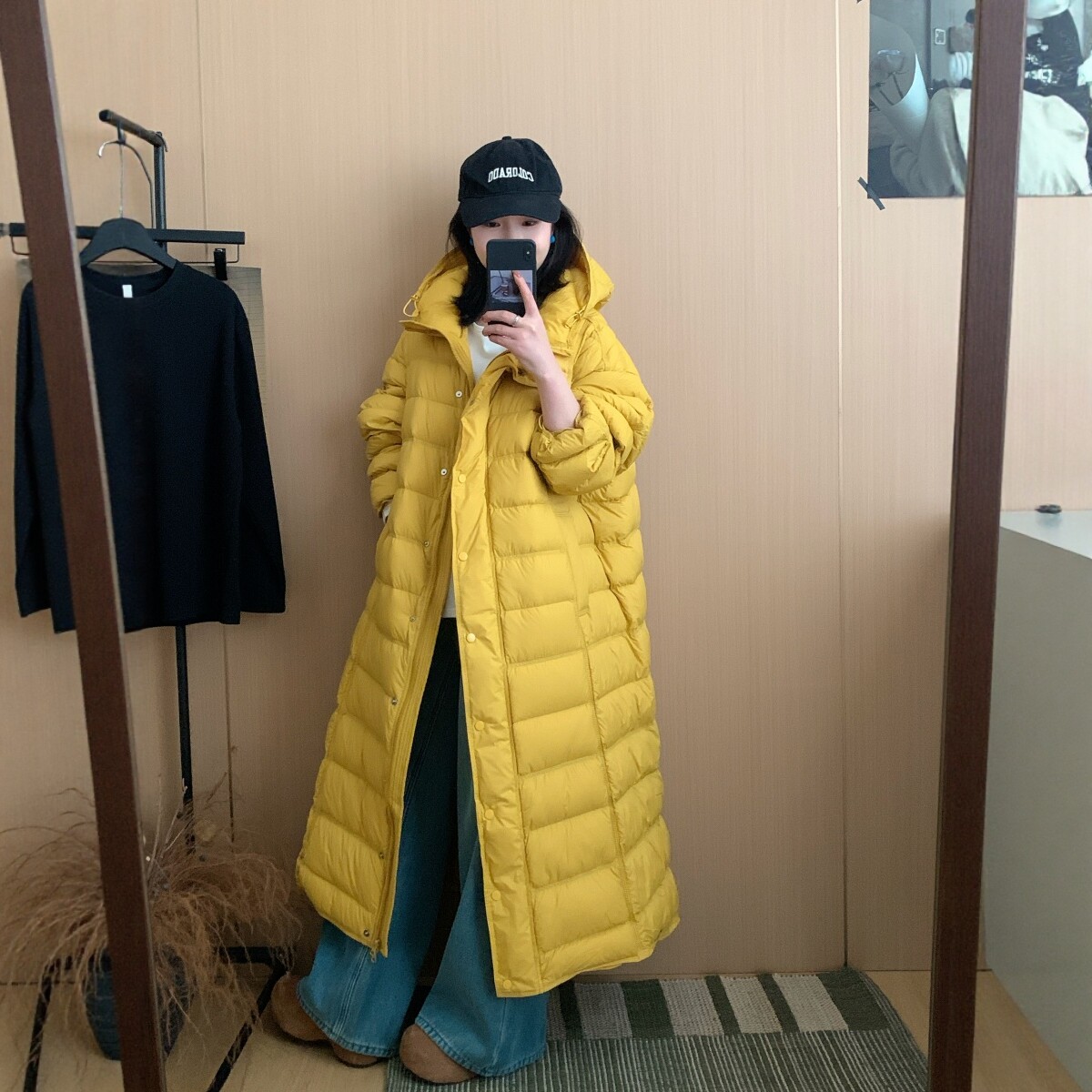 此外长款过膝轻薄款羽绒服