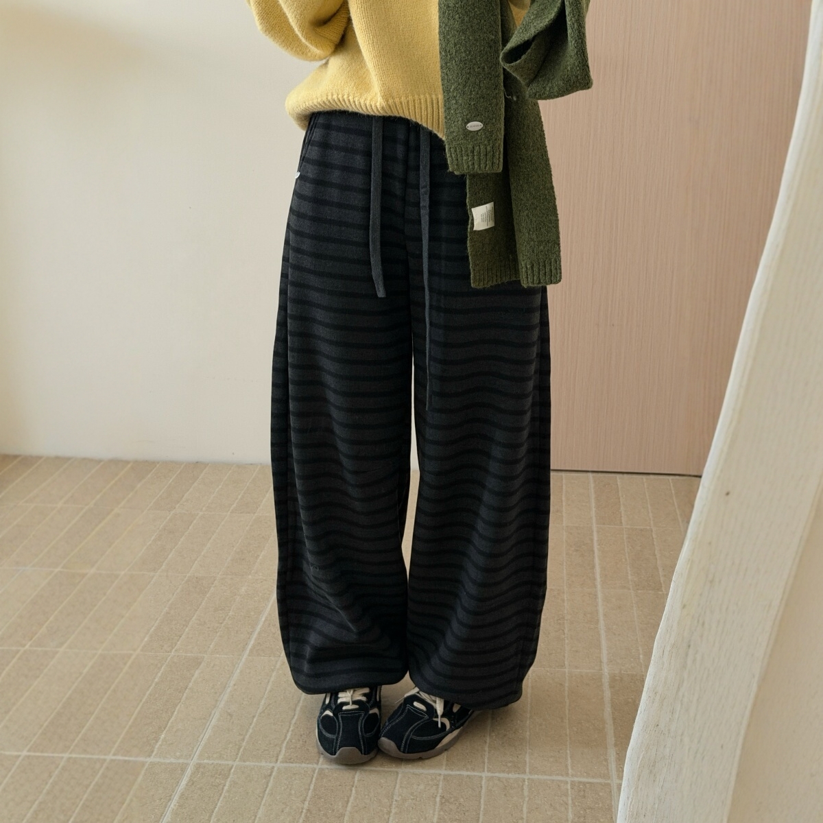 此外松紧腰加厚条纹卫裤女