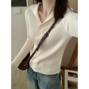 此外 翻领设计螺纹针织开衫女2026春季新款修身毛衣气质百搭上衣